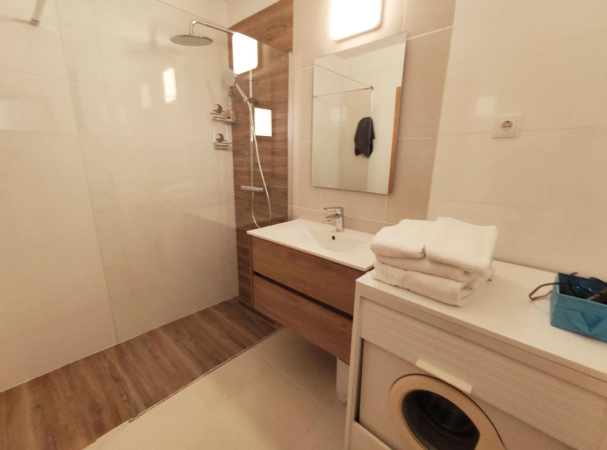 Charming & Modern Poente With Double Pool Apartment *