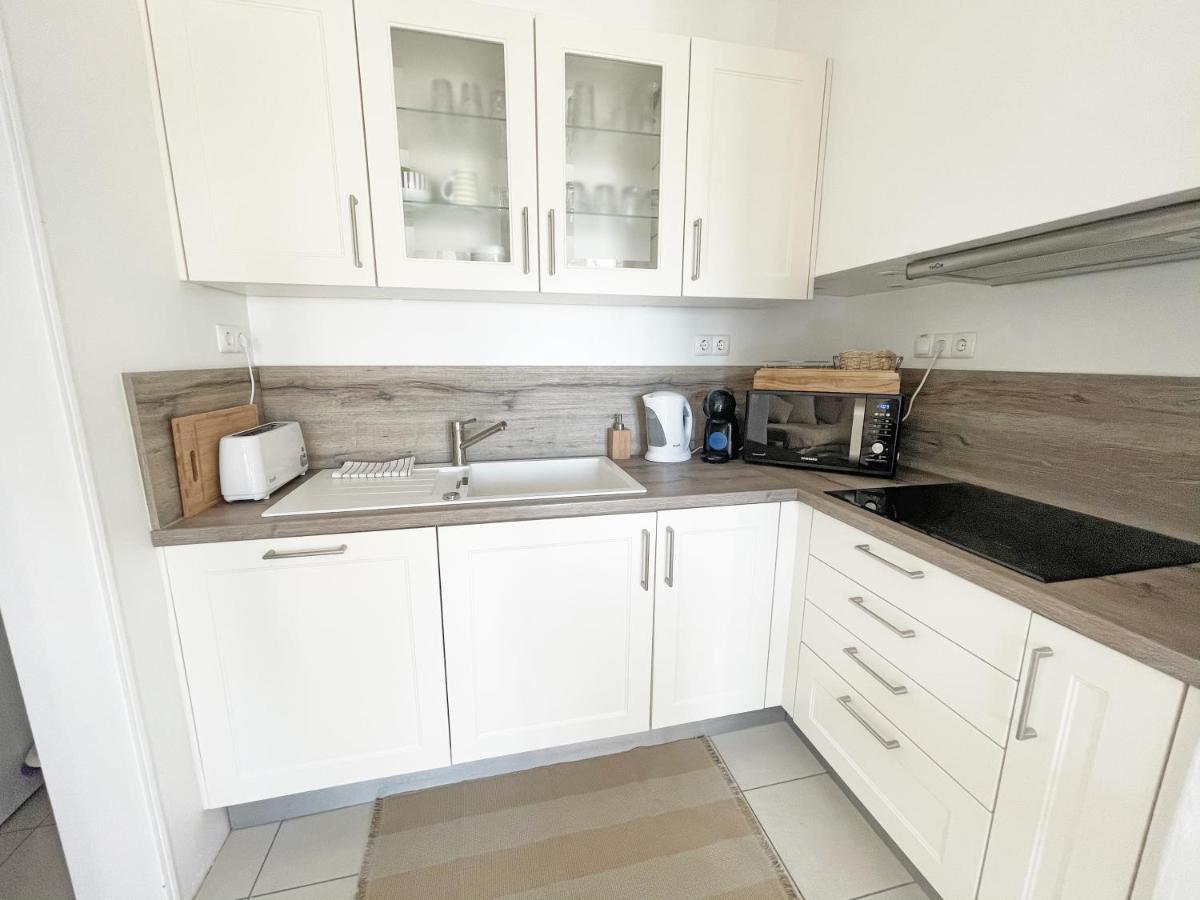 Beachfront Oura - 100m Beach, Seaview, Garage, 300m Strip *