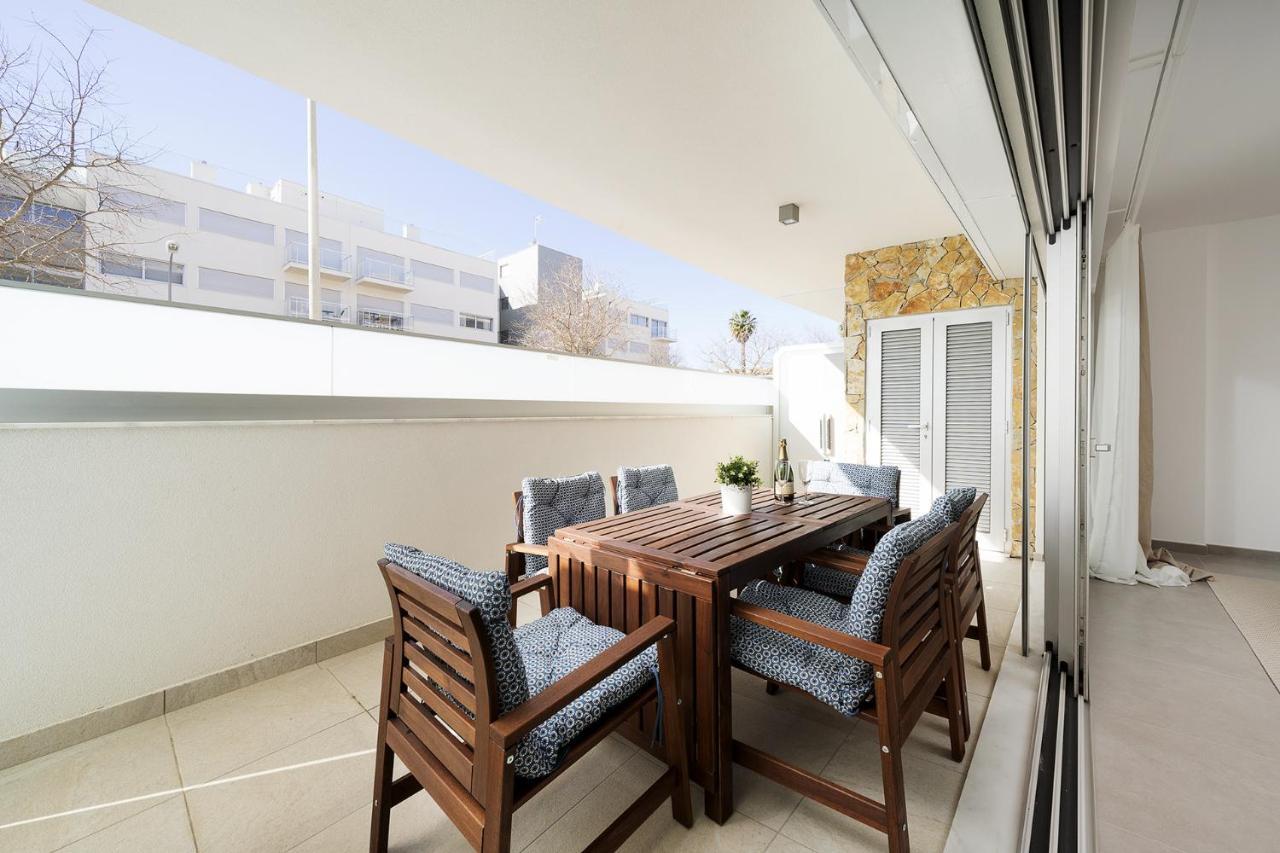 Modern 2 Bed - - Roof Pool Apartment