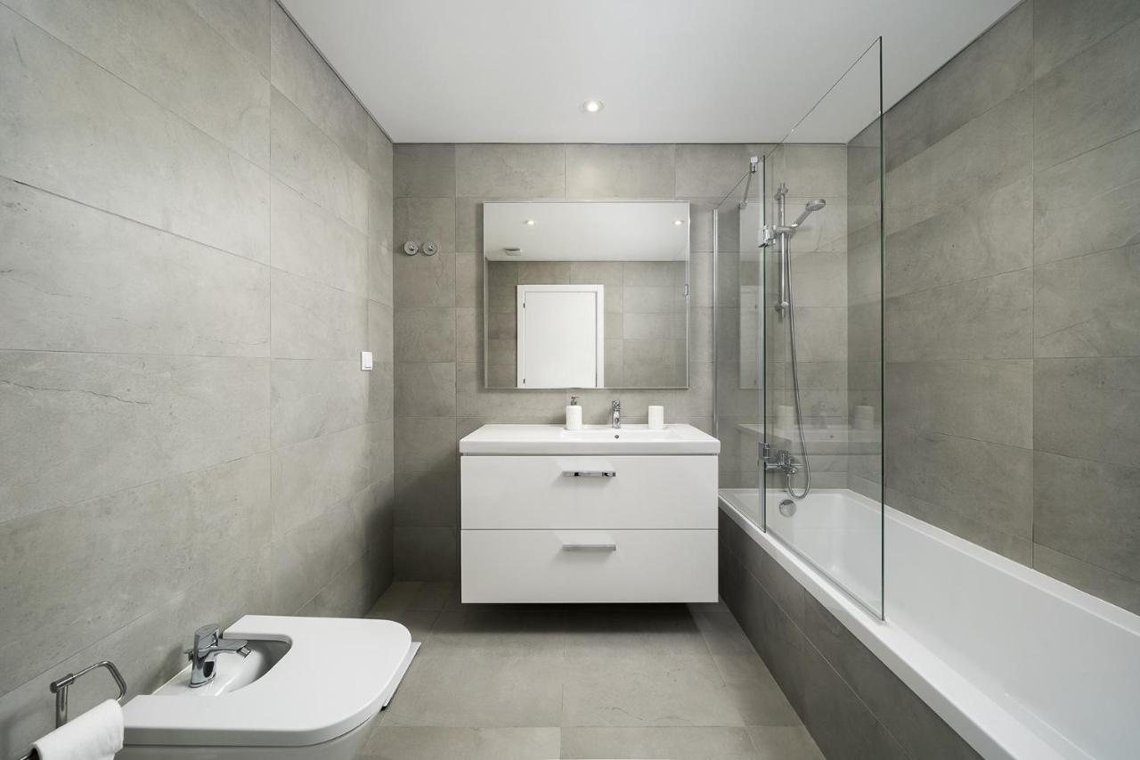 Modern 2 Bed - - Roof Pool Albufeira