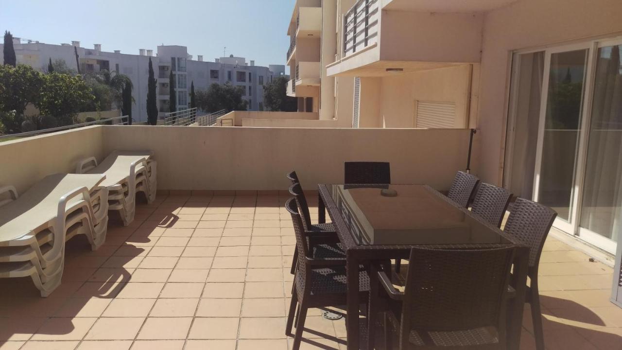 Apartment Modern 3 Bedroom Pool View. Albufeira