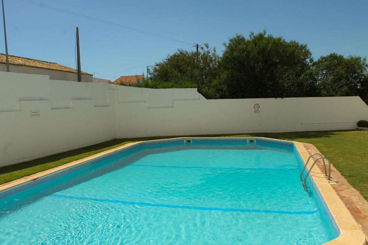 T1 - Acacias With Pool Montechoro Next To The Swimming Pool Of Jupiter Albufeira