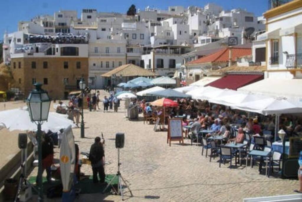 Apartment Modern 3 Bedroom Pool View. Albufeira