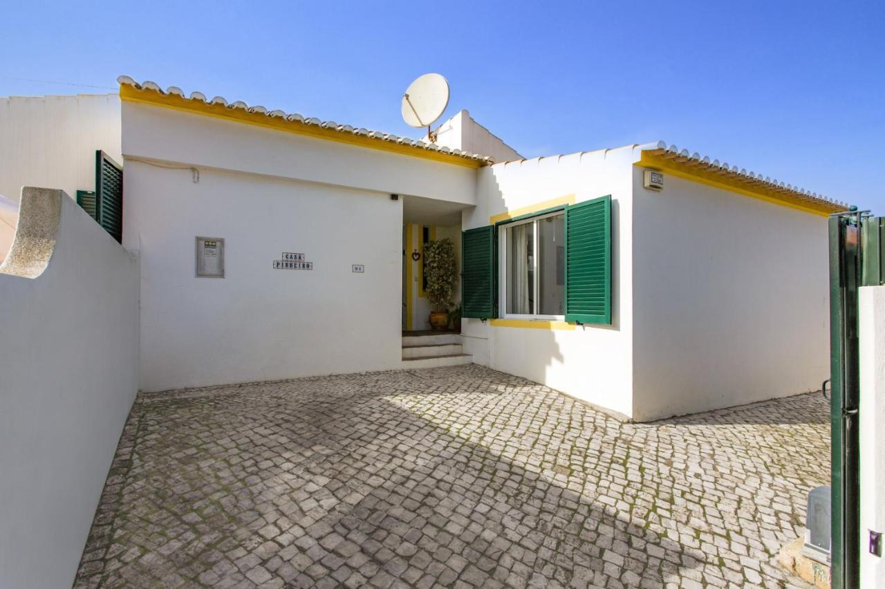 Pinheiro Oura By