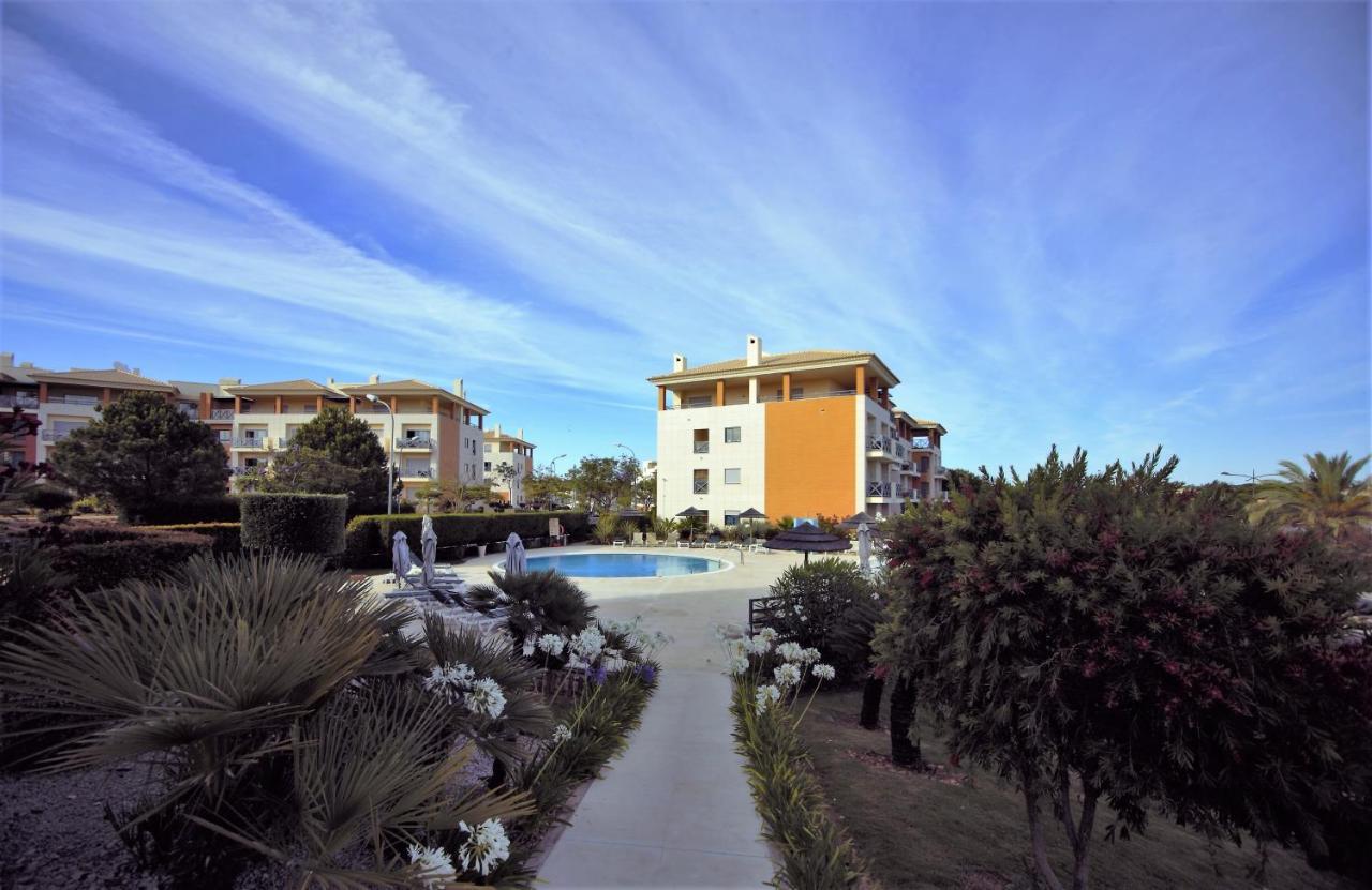 Luxury With Swimming Pool