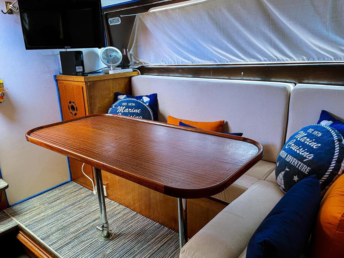 In A Yacht - Algarve Botel Albufeira