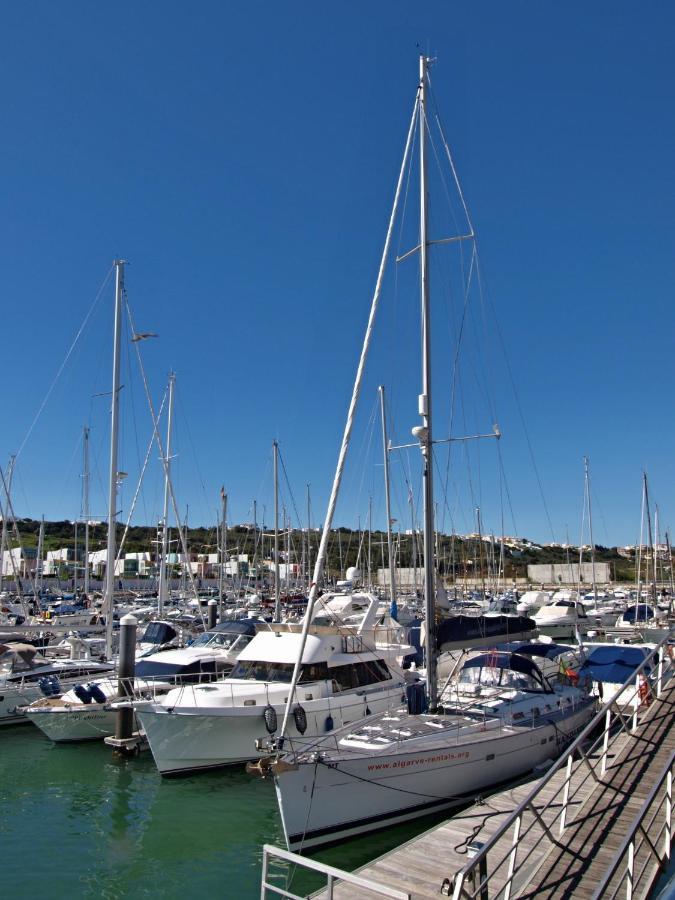 In A Yacht - Algarve Botel Albufeira