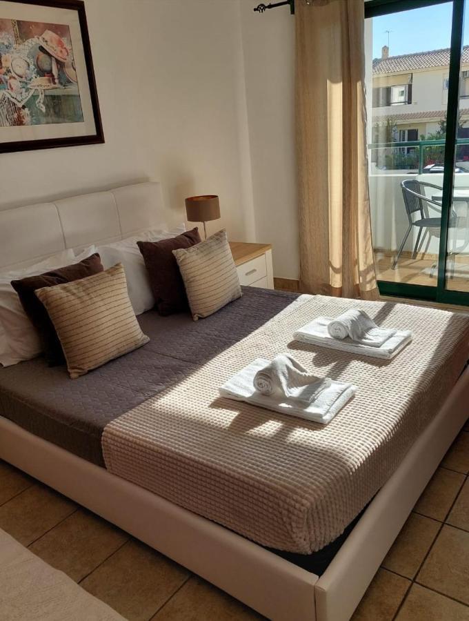 Sequeira - Private Pool - Free Wifi - By Bedzy