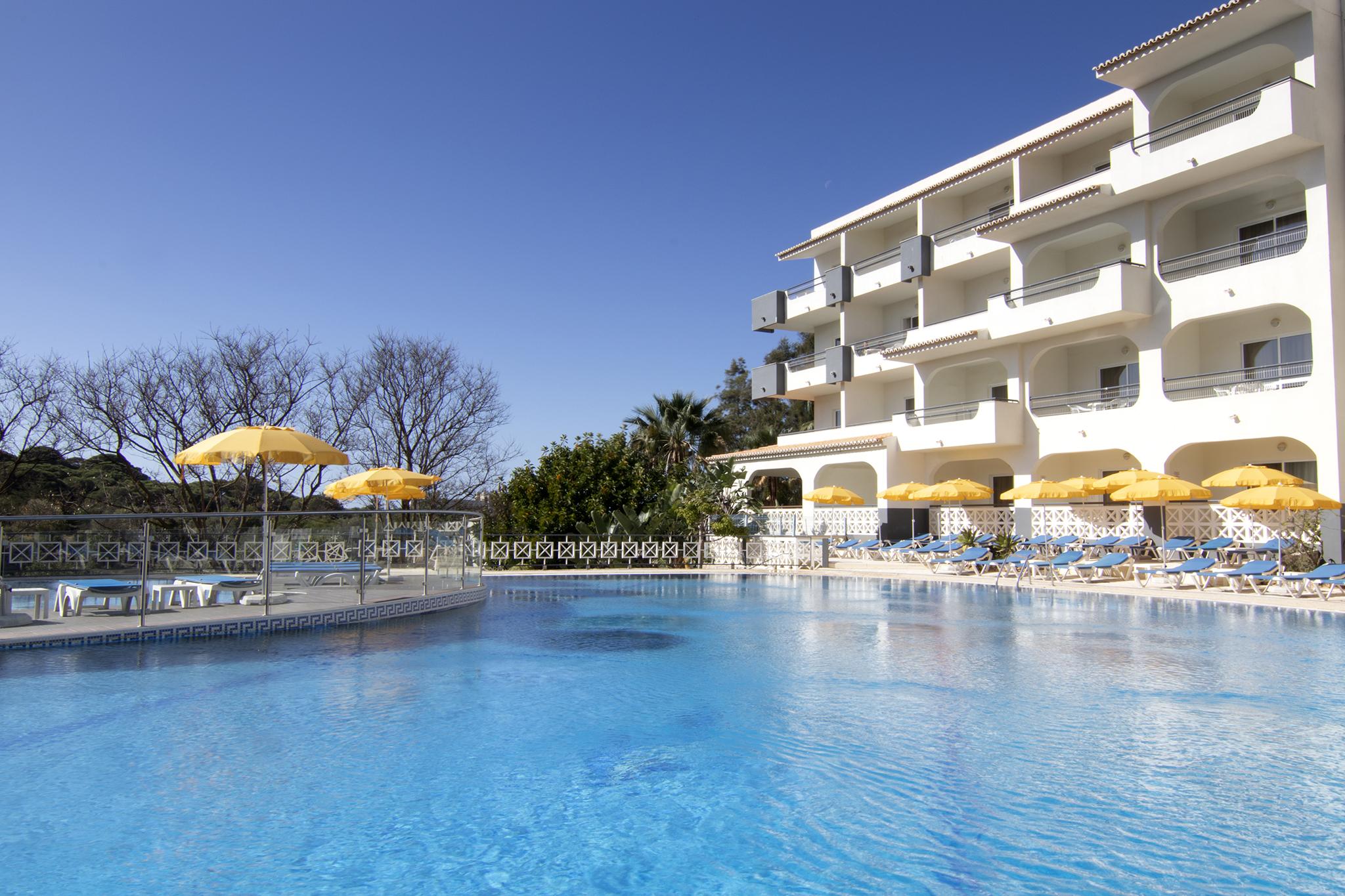 Aparthotel Luna Miramar Club 4*