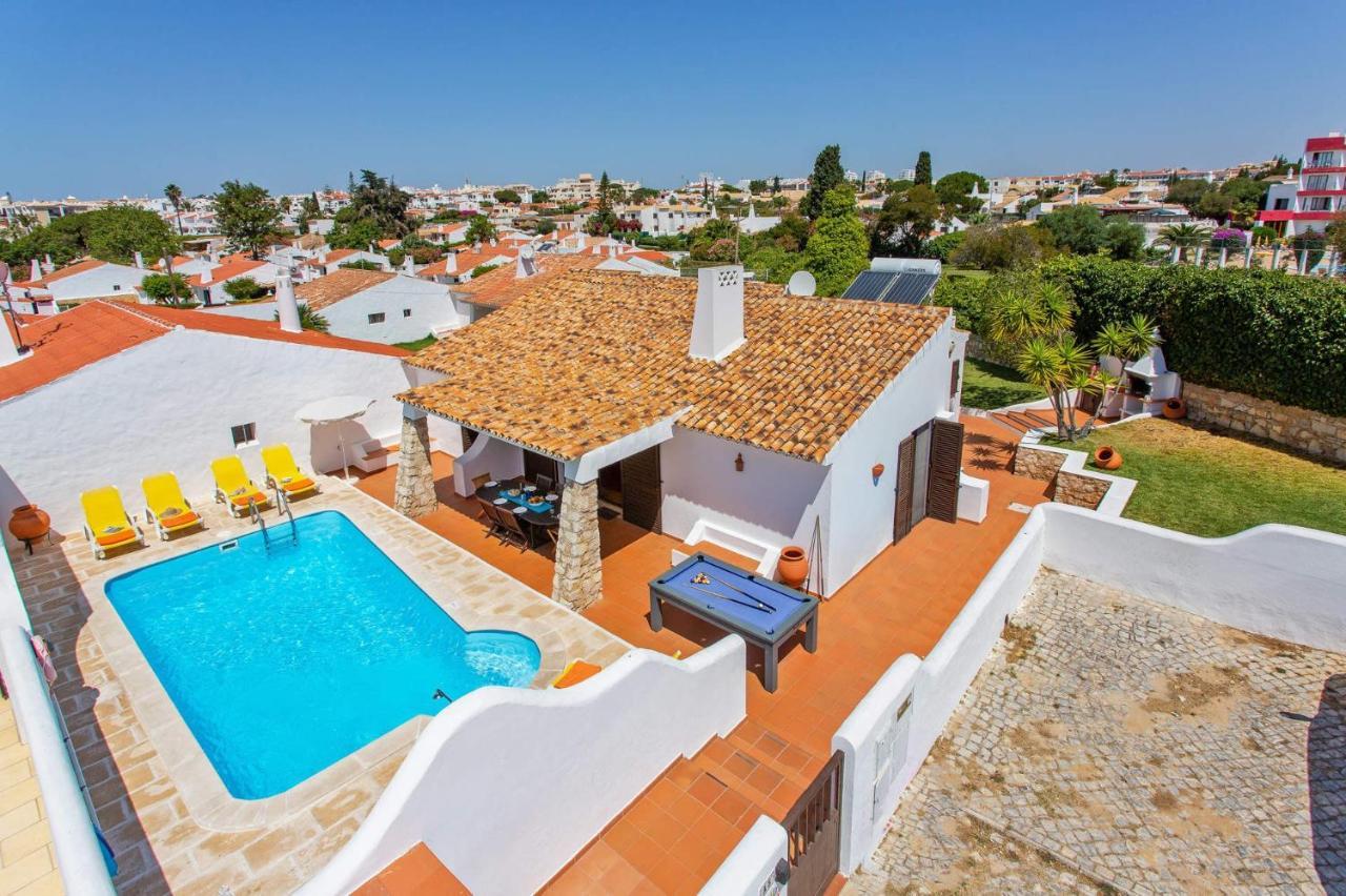 Villa Aveiros By