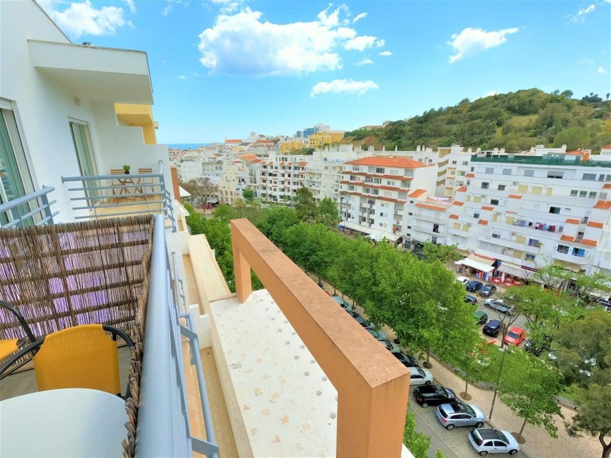 Algarve Modern T1 With Balcony In Apartment Albufeira