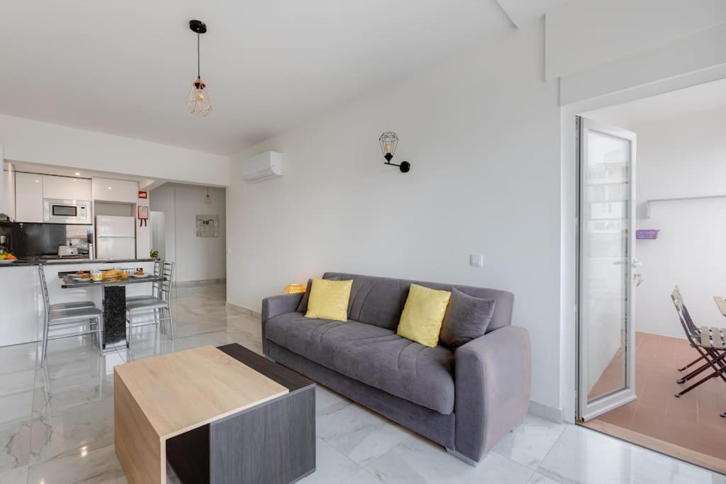 Apartment Brand New Apart With Sea View And Near The *