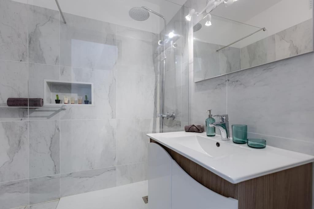 Brand New Apart With Sea View And Near The *