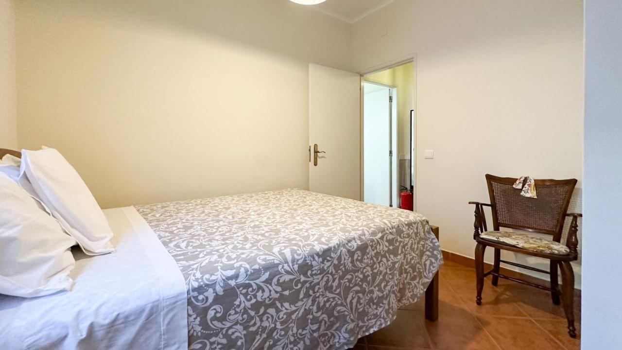Apartamento T2 Catraio 8, Baixa De *