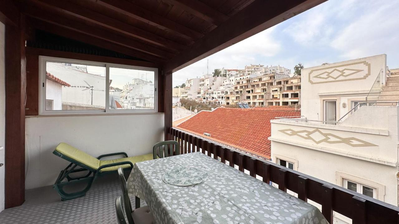 T2 Catraio 8, Baixa De *