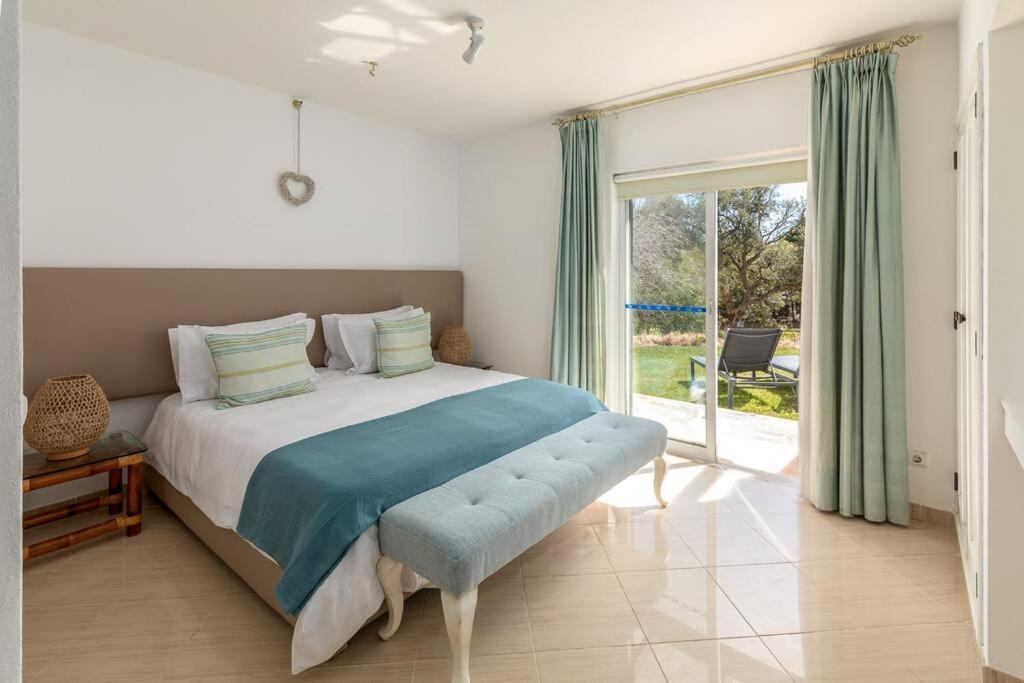 Holiday home Moradia Olhos De Agua - 3 Quartos - 6 Camas