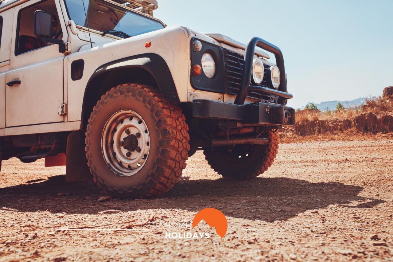 #112 Oura Flat By Holidays