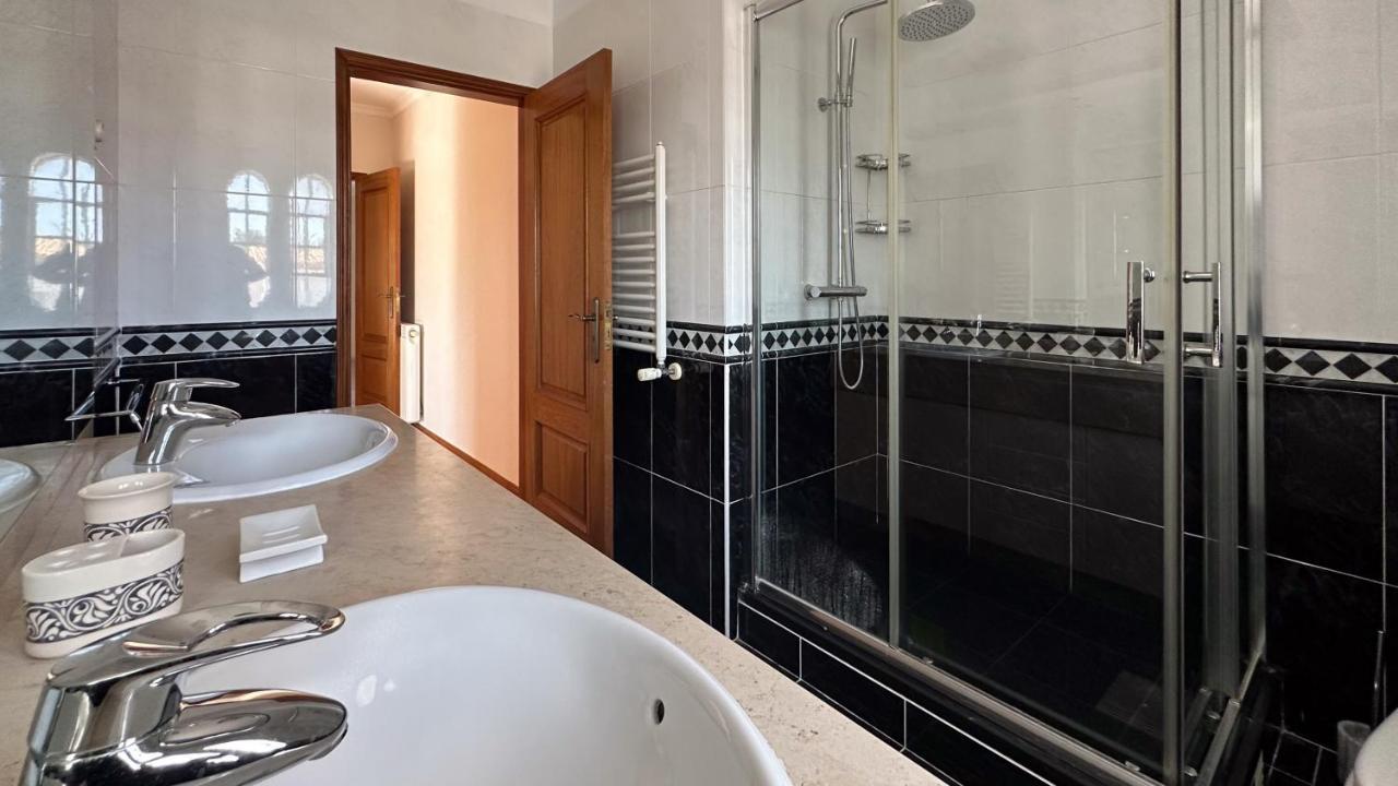 Villa Vivenda Catavento V5 Piscina E 100mt Da Gale *