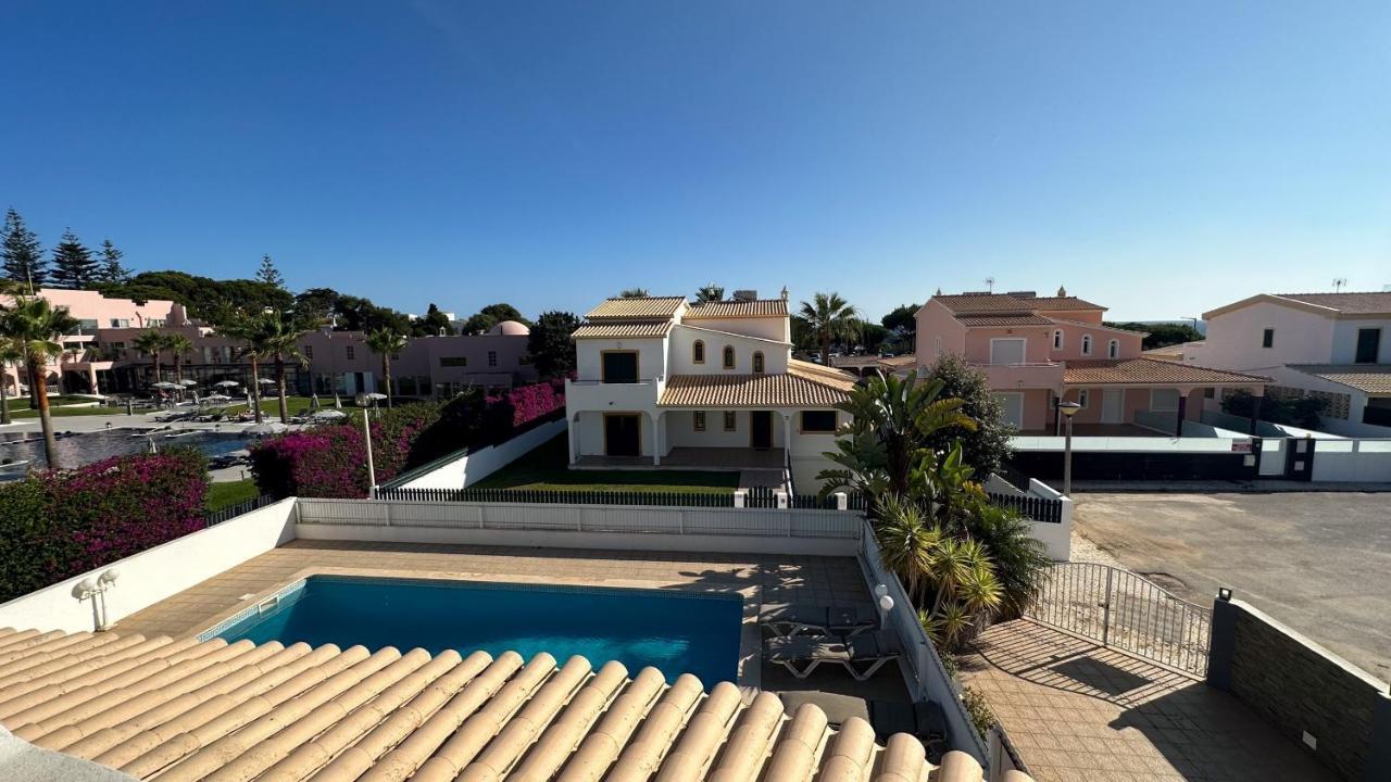 Vivenda Catavento V5 Piscina E 100mt Da Gale Villa