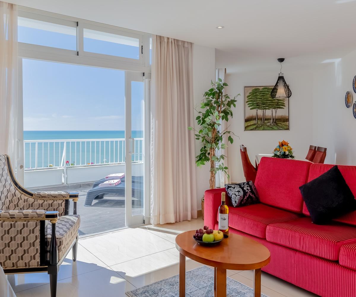 Monicca Collection Suites&resi