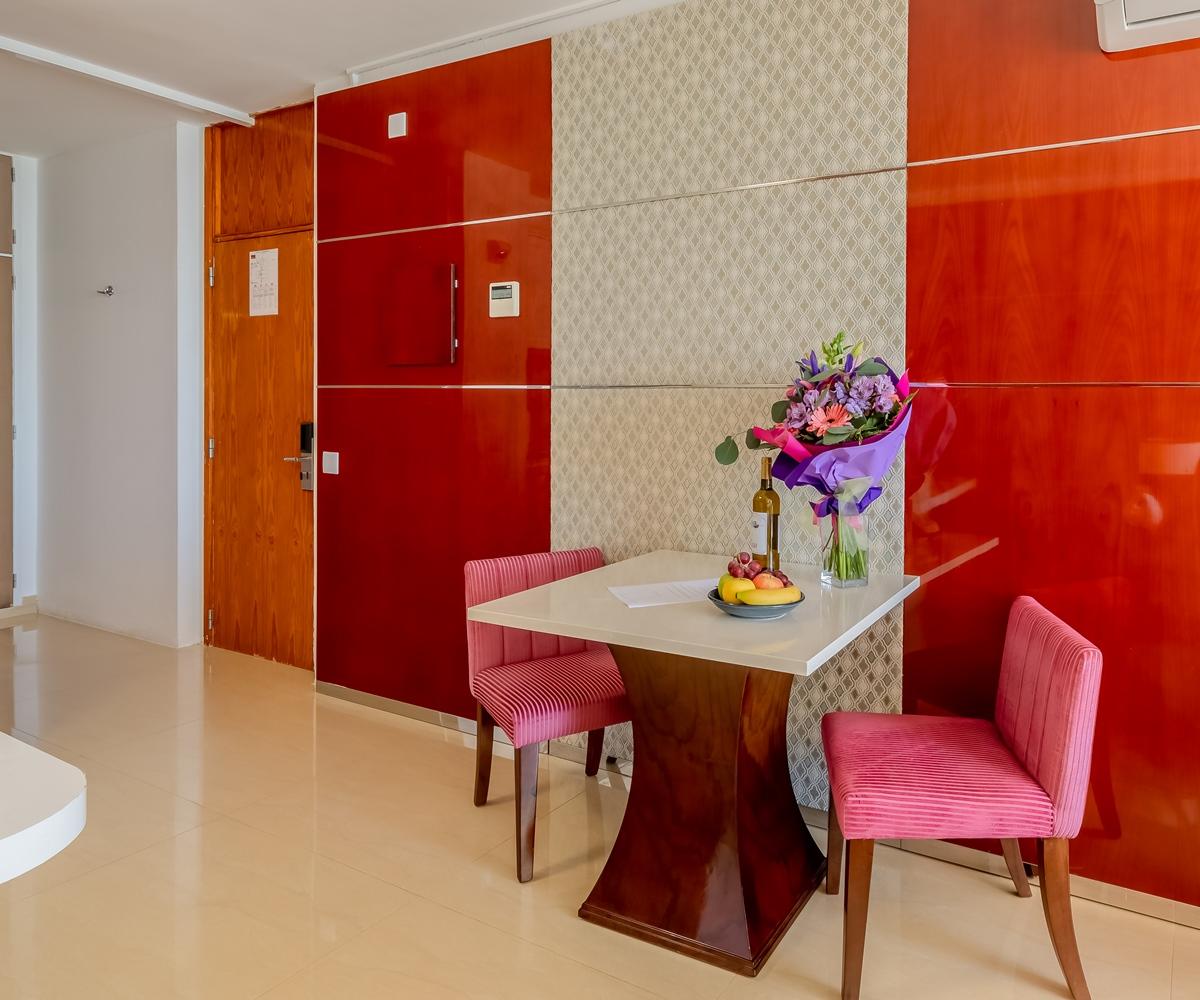 Monicca Collection Suites&resi Hotel