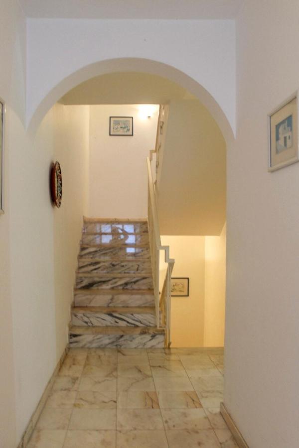 Sofeelings, Mar Piso 2, Baixa De
