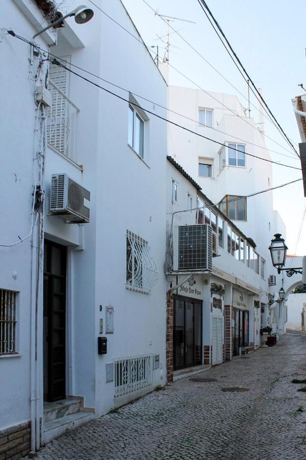 Sofeelings, Mar Piso 2, Baixa De *