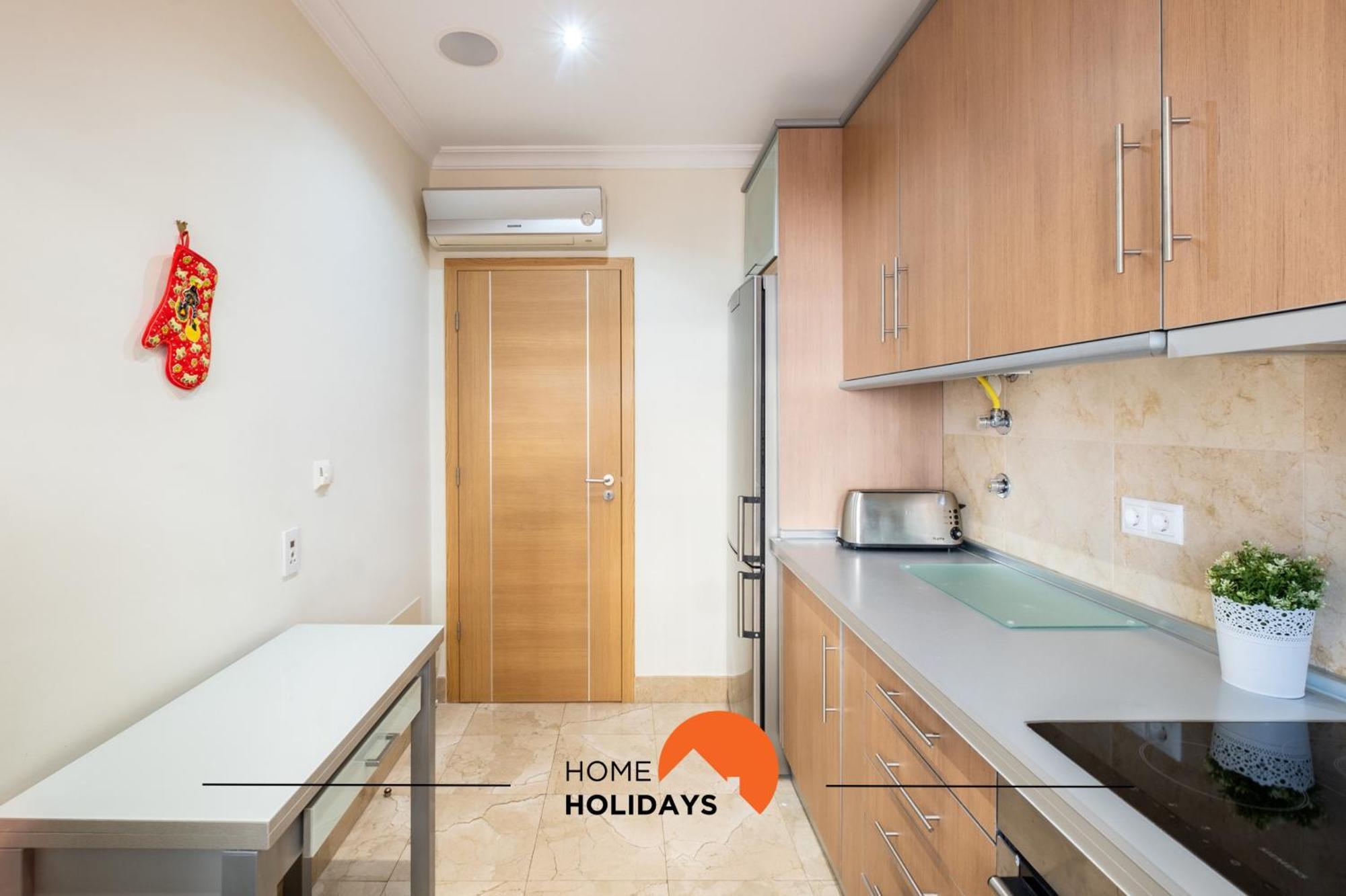 #054 Newtown With Pool, Ac, Private Park, Near Strip Apartamento