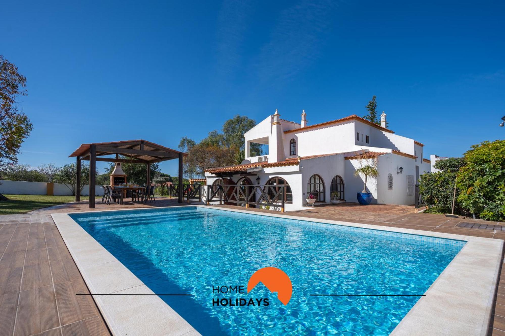 #213 Roja Pe By Holidays Villa *