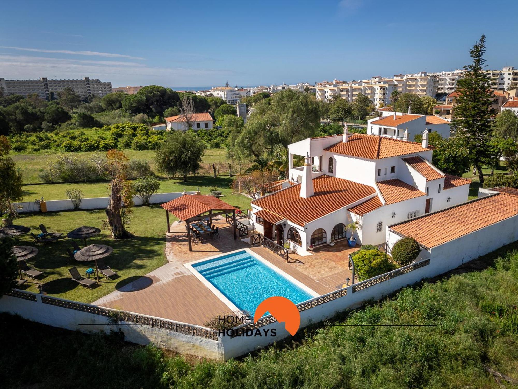 Villa #213 Roja Pe By Holidays