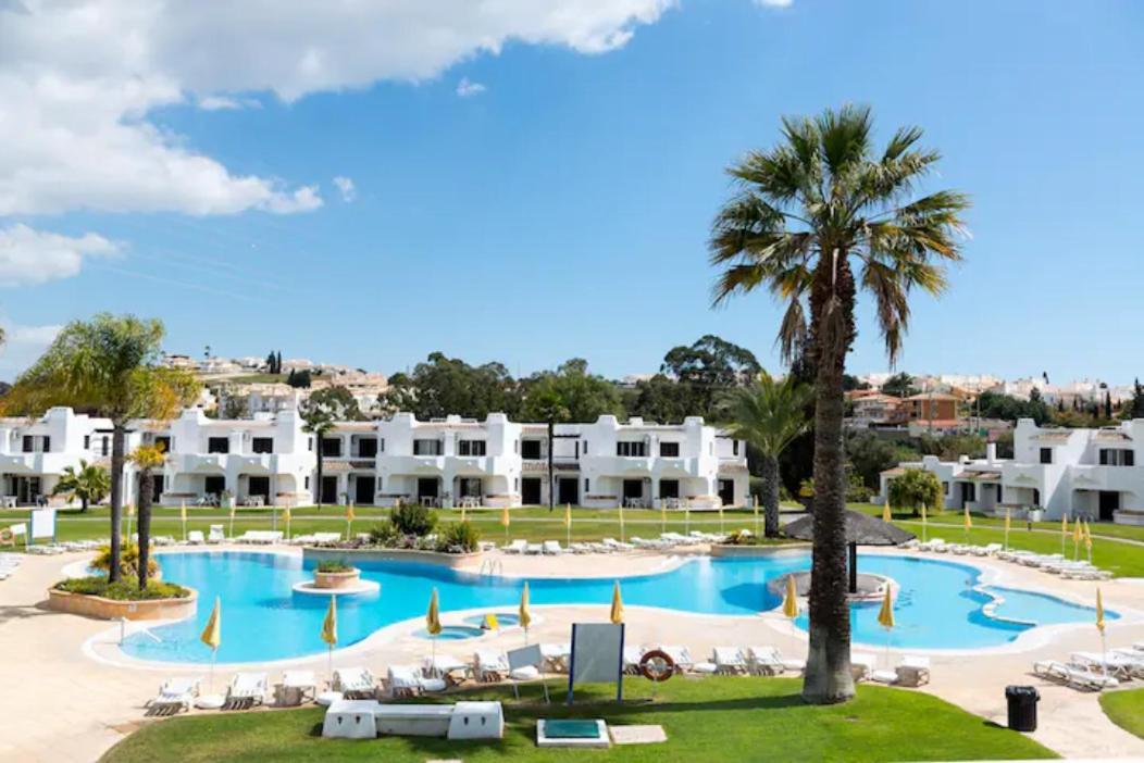 Club Pool *