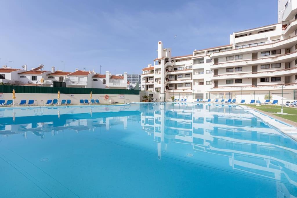Apartamento Magna - Com Ac, Renovado 4 Com Vista Piscina Em