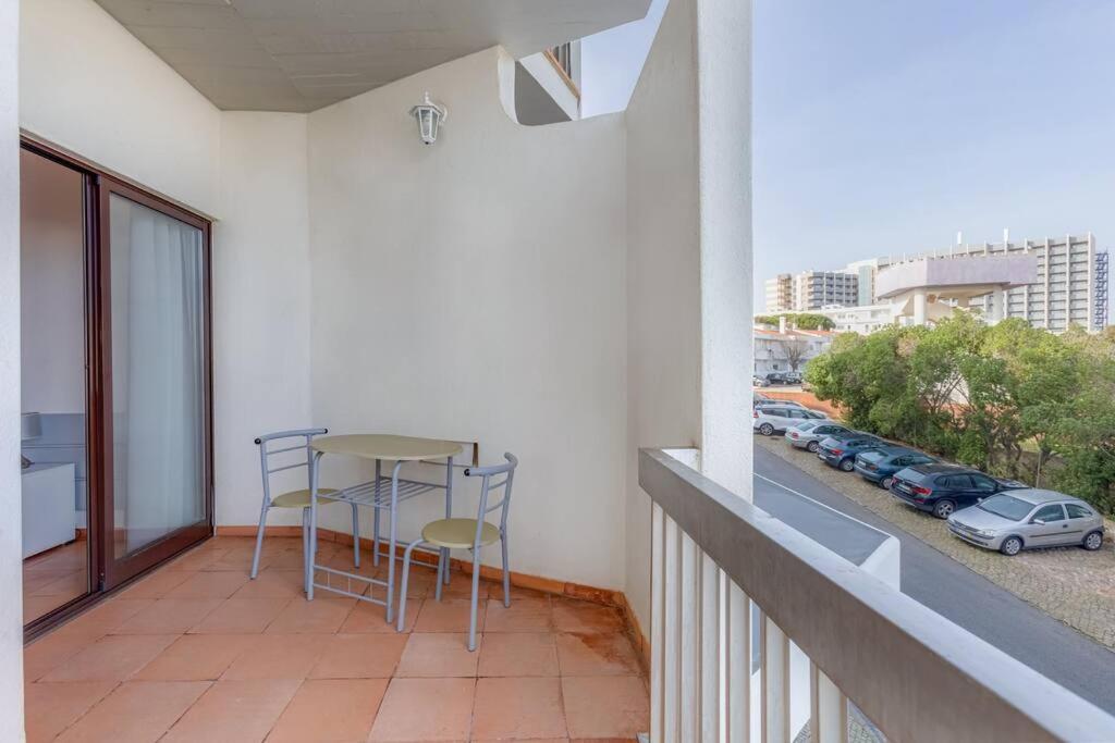 Magna - Com Ac, Renovado 4 Com Vista Piscina Em Apartamento