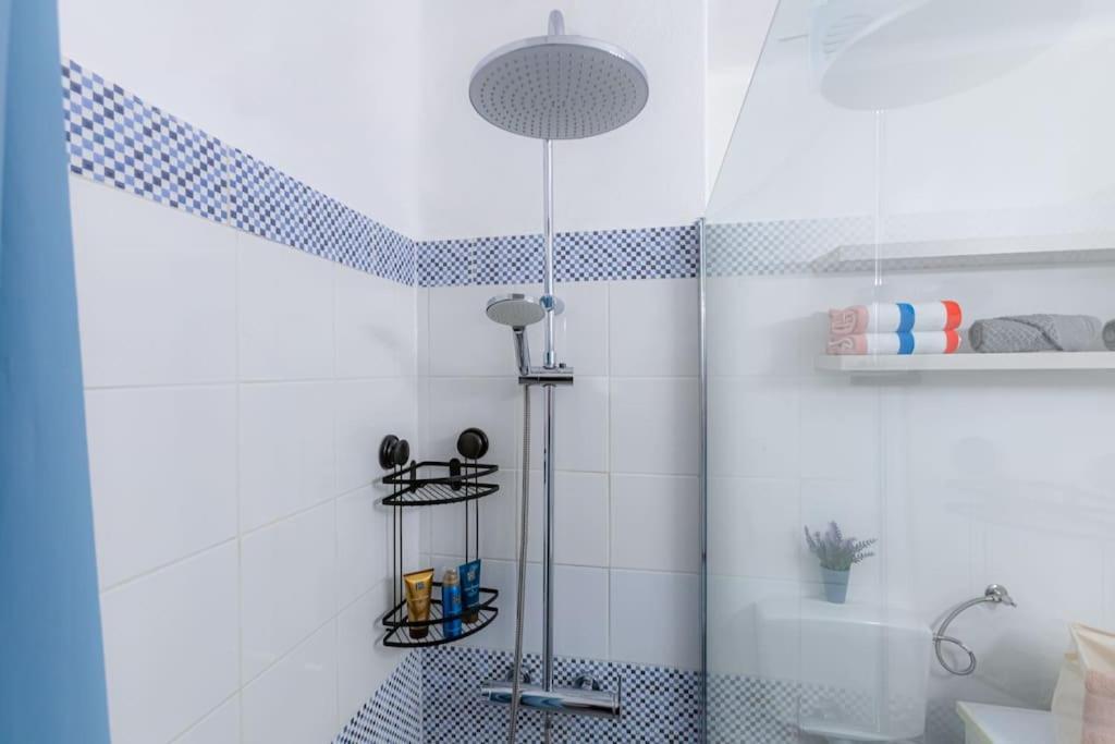 Apartamento Magna - Com Ac, Renovado 4 Com Vista Piscina Em *