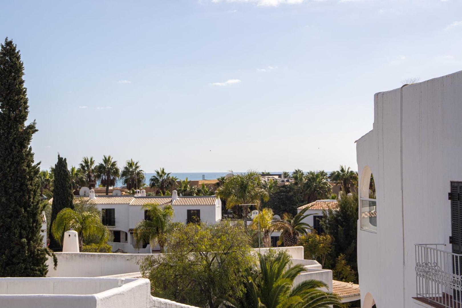 Welcoming Oasis 500m Ac Wi-fi Pool Balcony Apartment