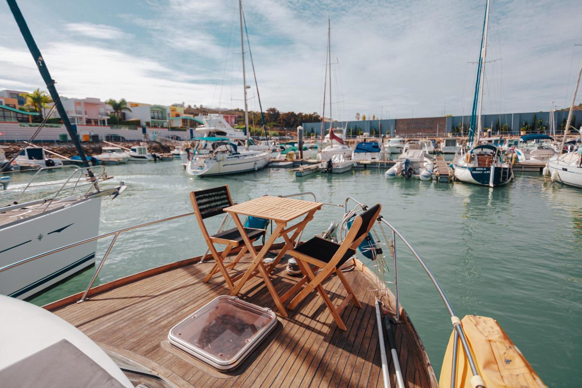 In A Yacht - Algarve Botel