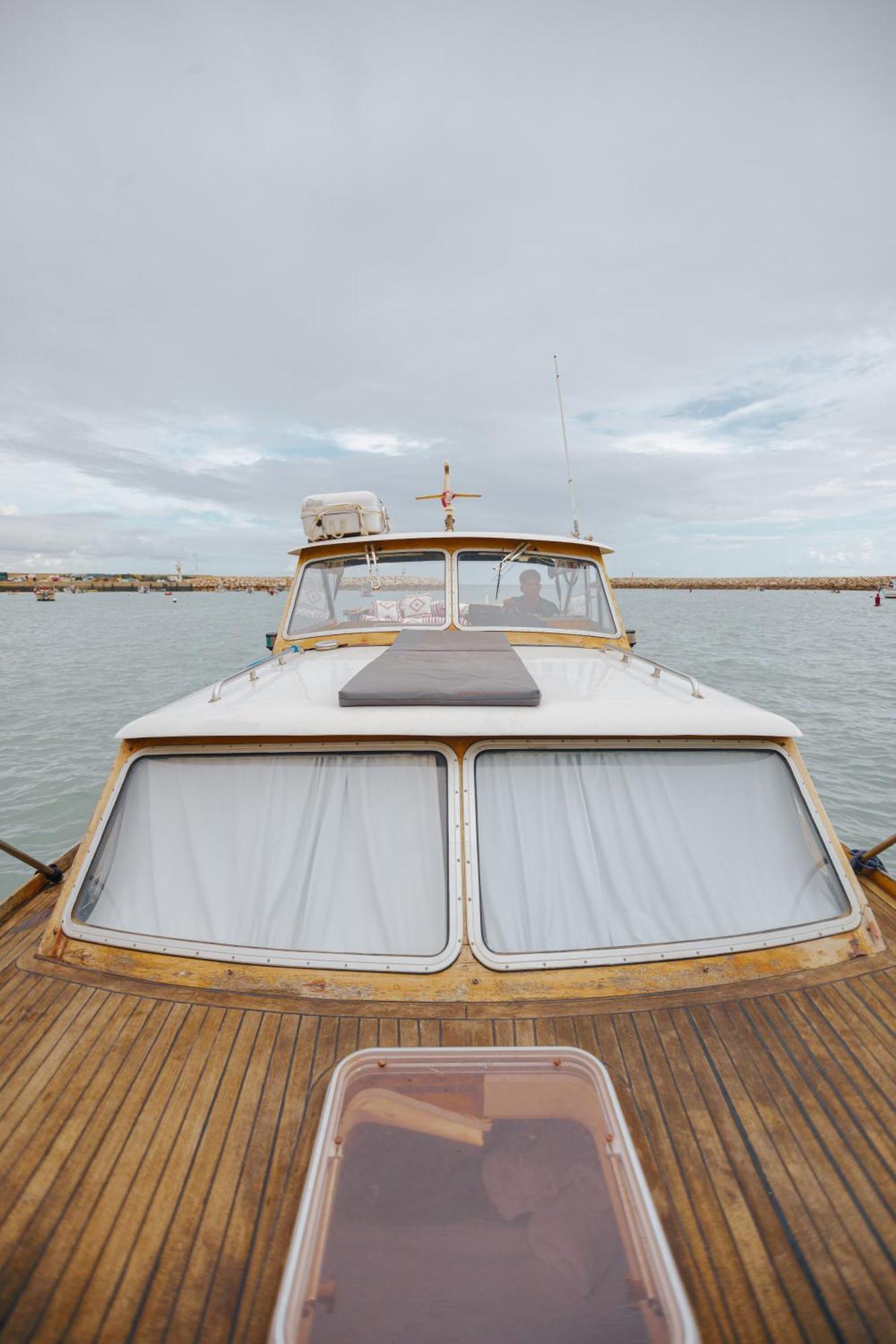 Botel In A Yacht - Algarve Albufeira