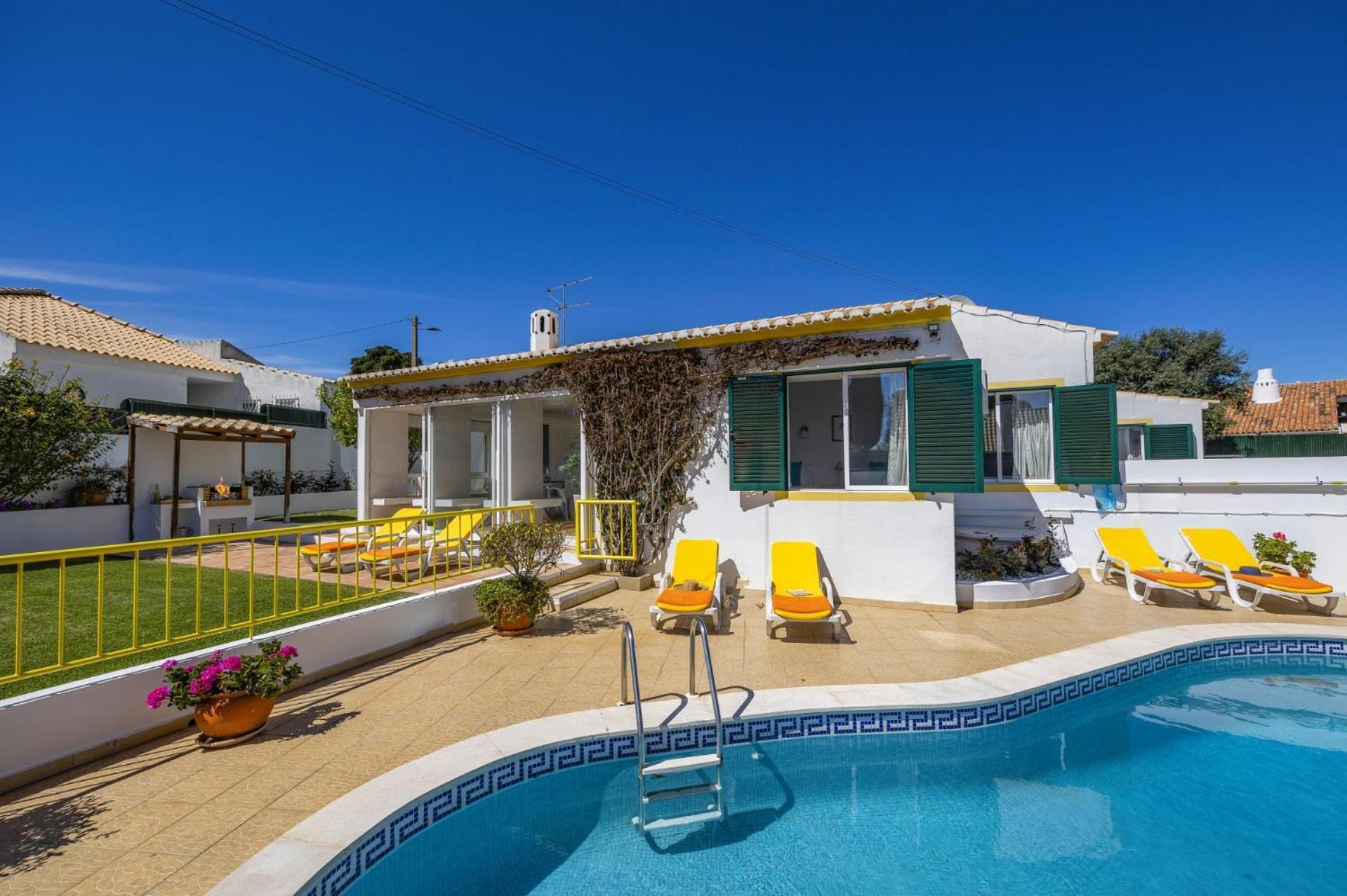 Pinheiro Oura By * Albufeira
