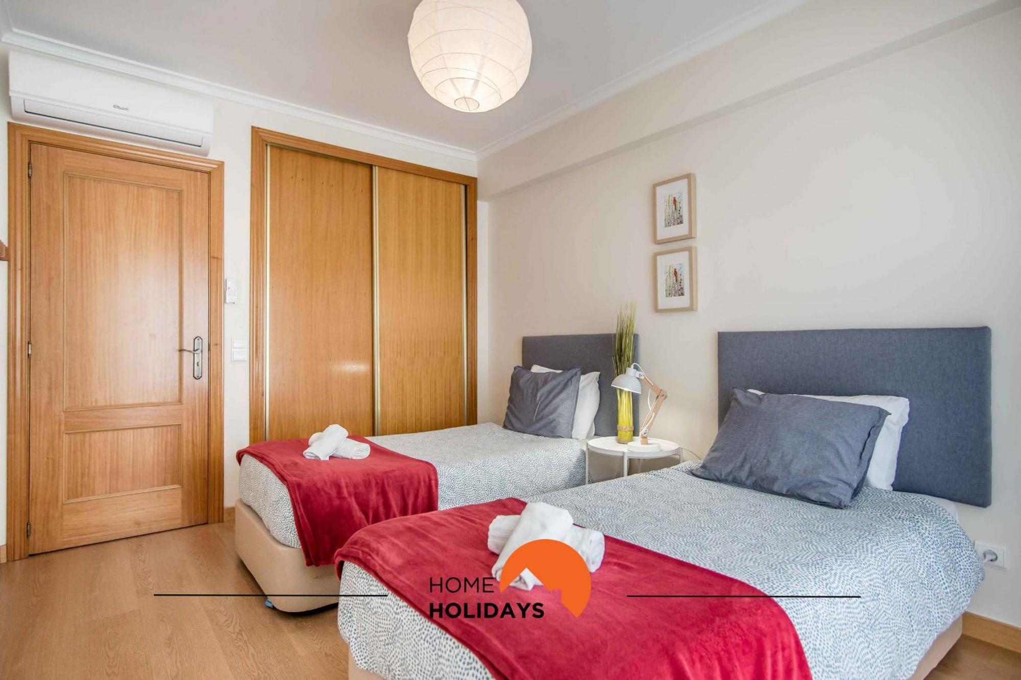 #032 T2 Idalia By Holidays