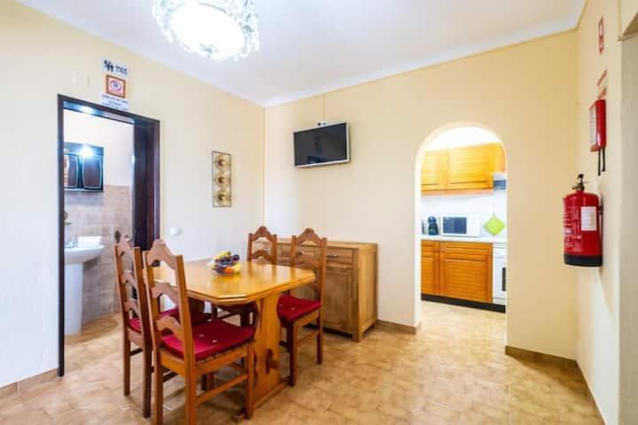 Camila - Ideal Location Ten-min Walk To Marina *