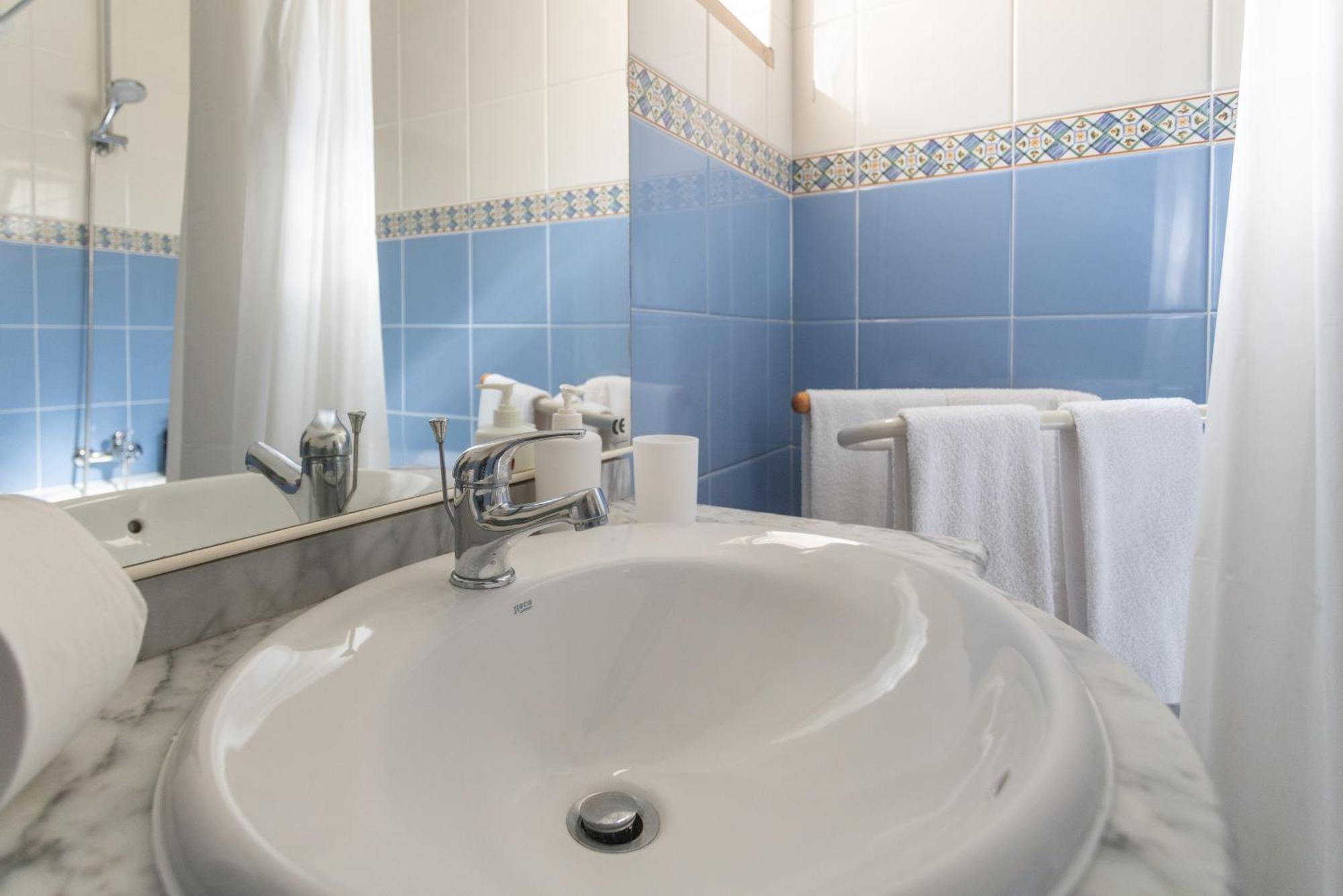 Homes Large Fully Equipped With 2 Bedrooms, Swimming Pool & Patio Albufeira