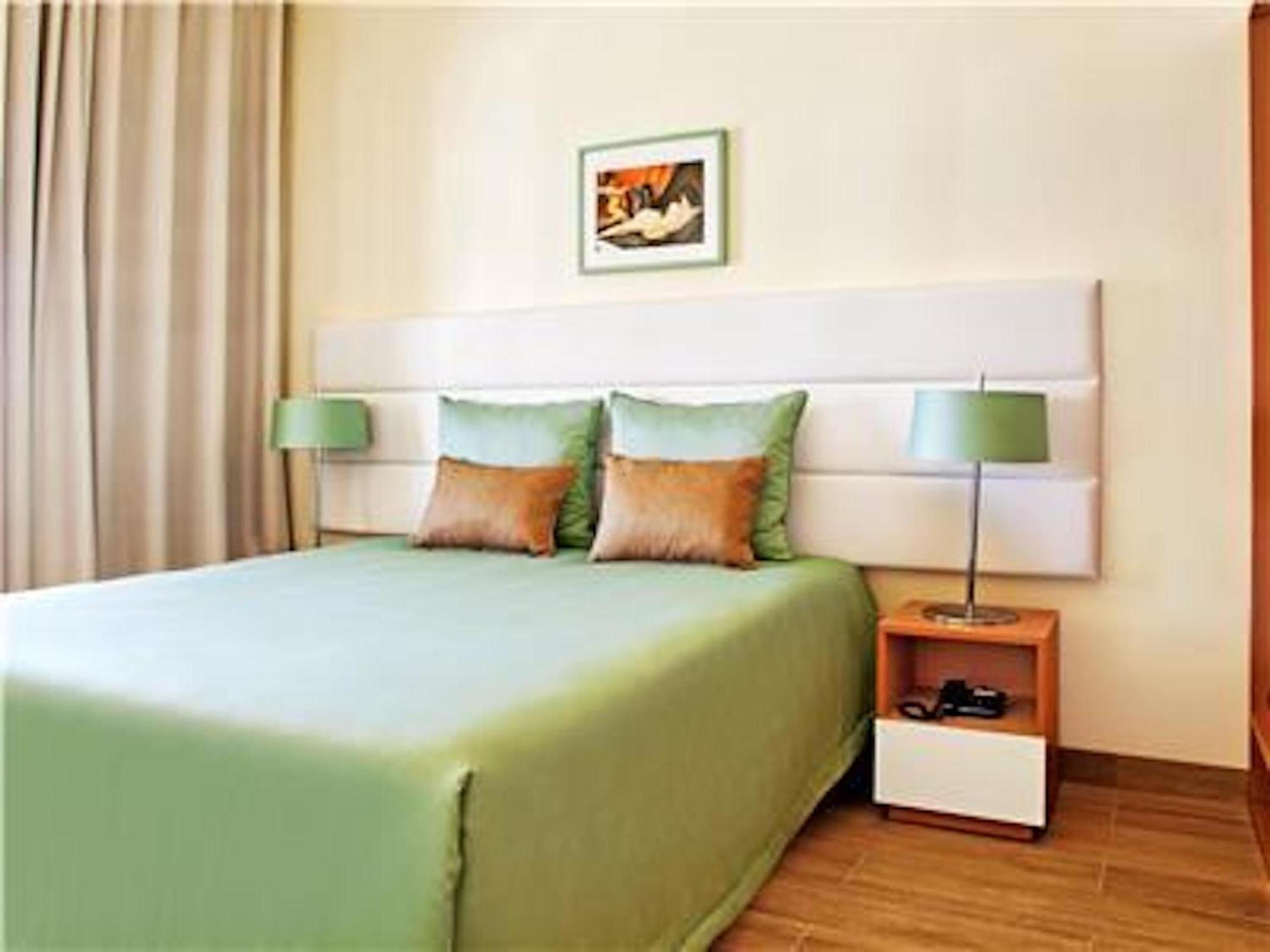Perfect 1 Bedroom Apartment *