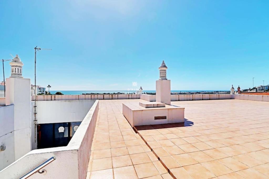 - Sun, Pool And Marina View! Albufeira