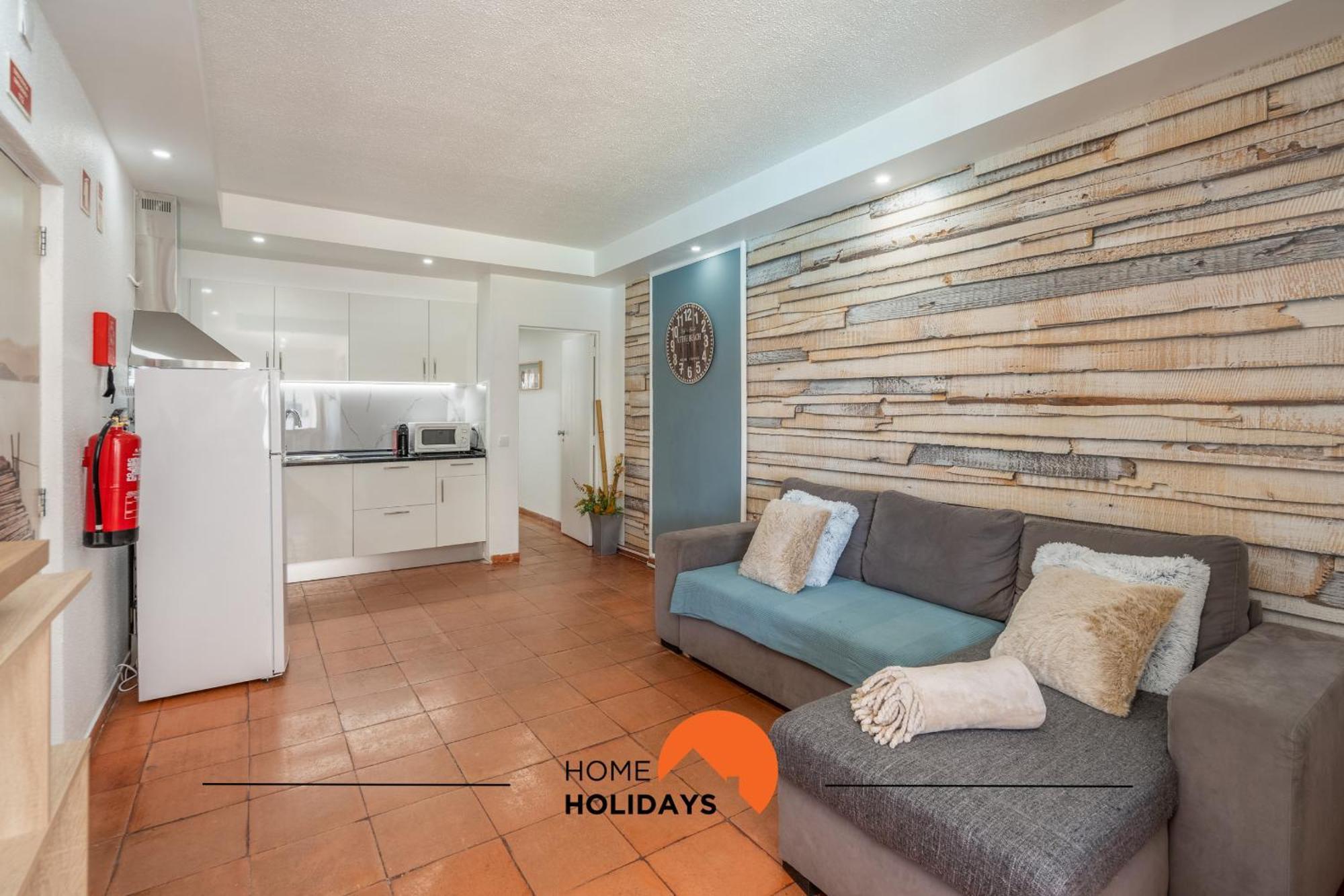 #212 Magna 106b By Holidays *