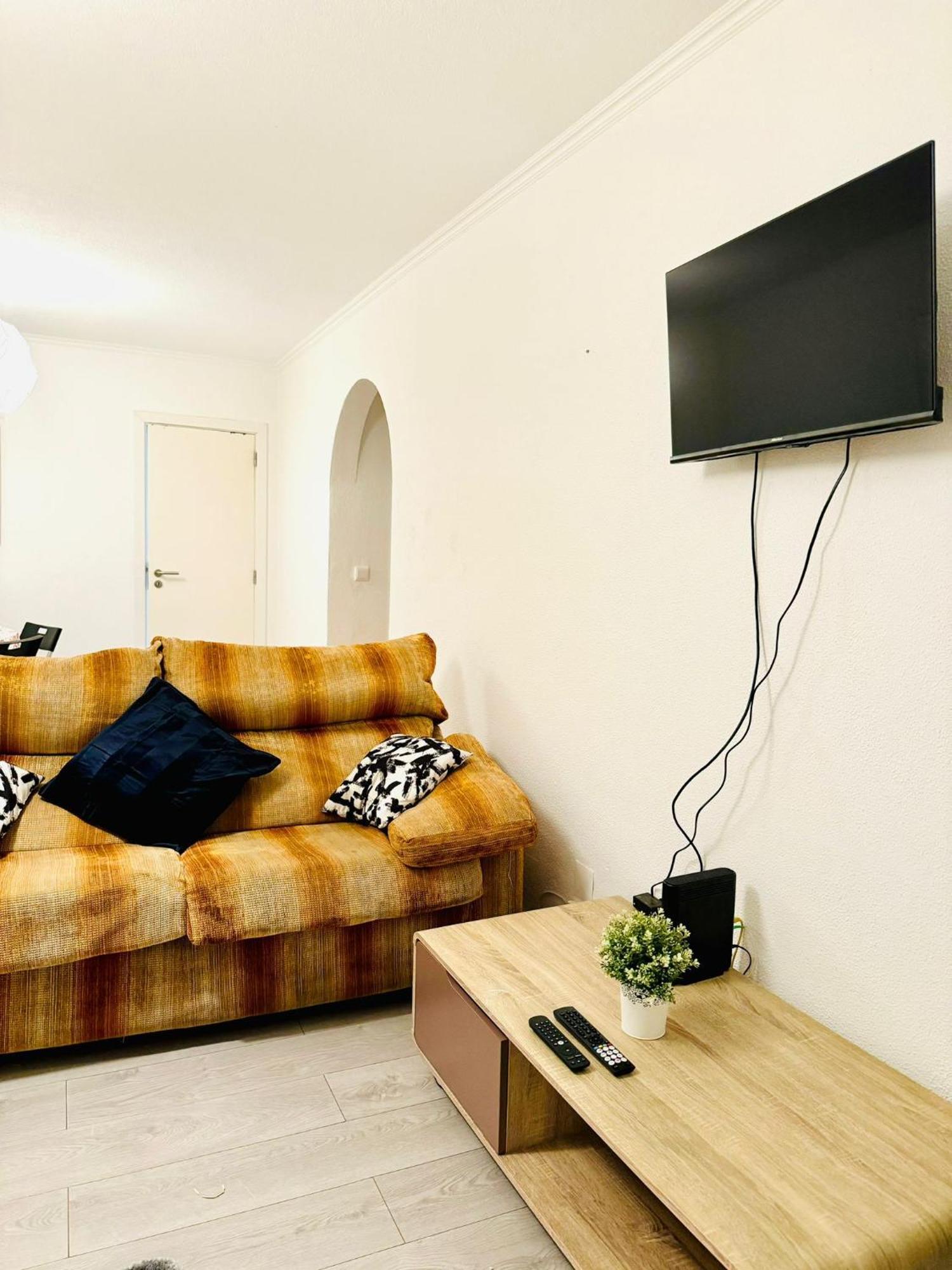 Apartamento T4 *