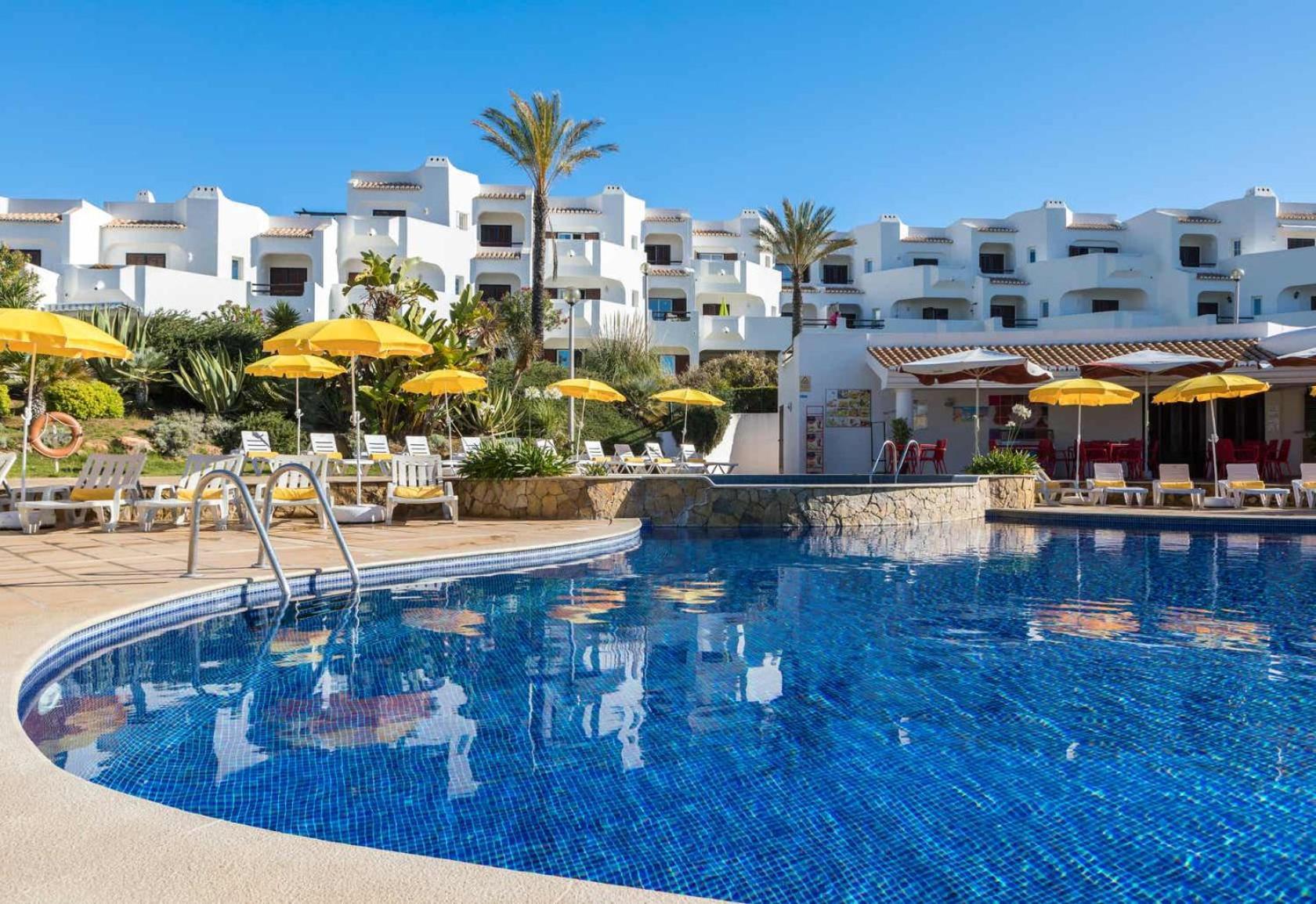 Apartment Family Holidays With Pool View Albufeira