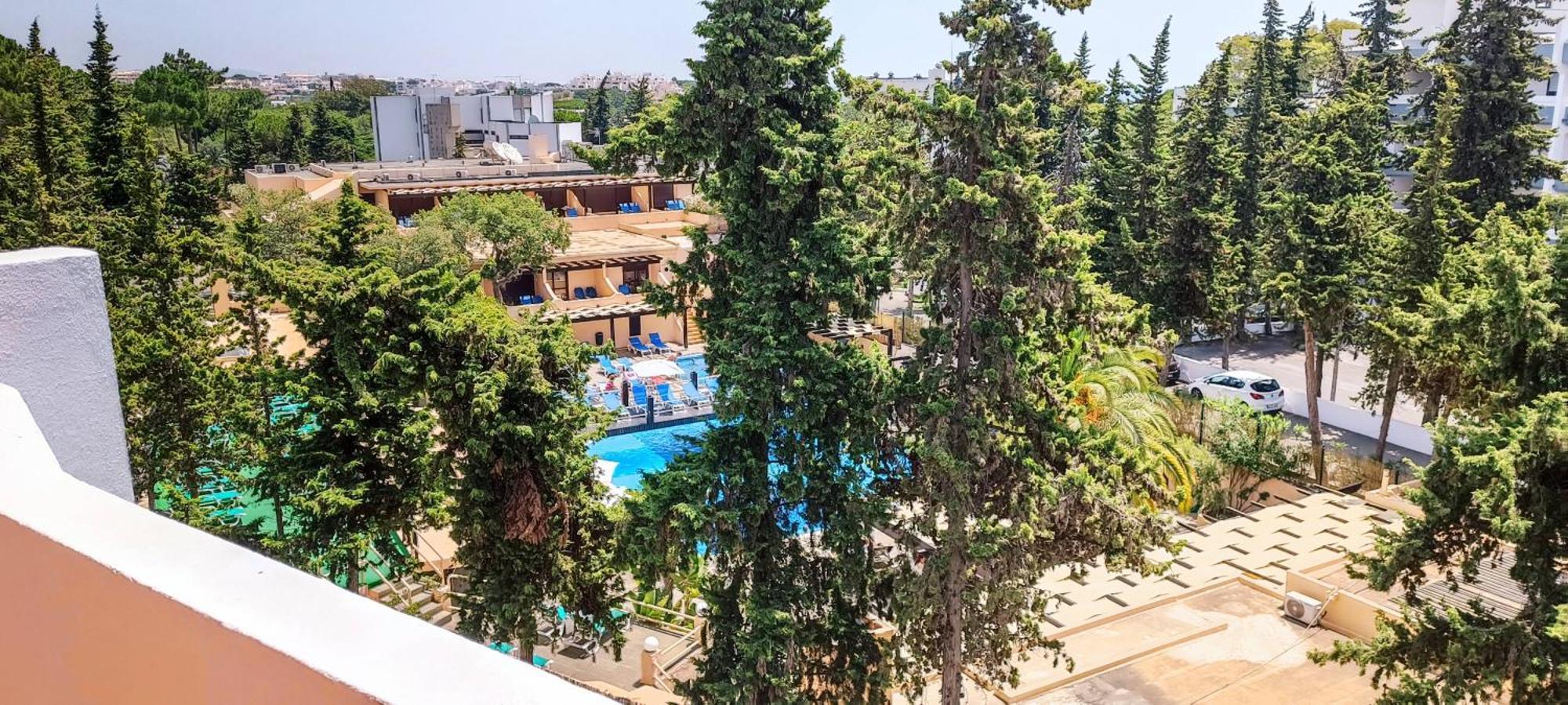 Apartment Blue & Yellow Penthouse With Terrace At Balaia Mar *