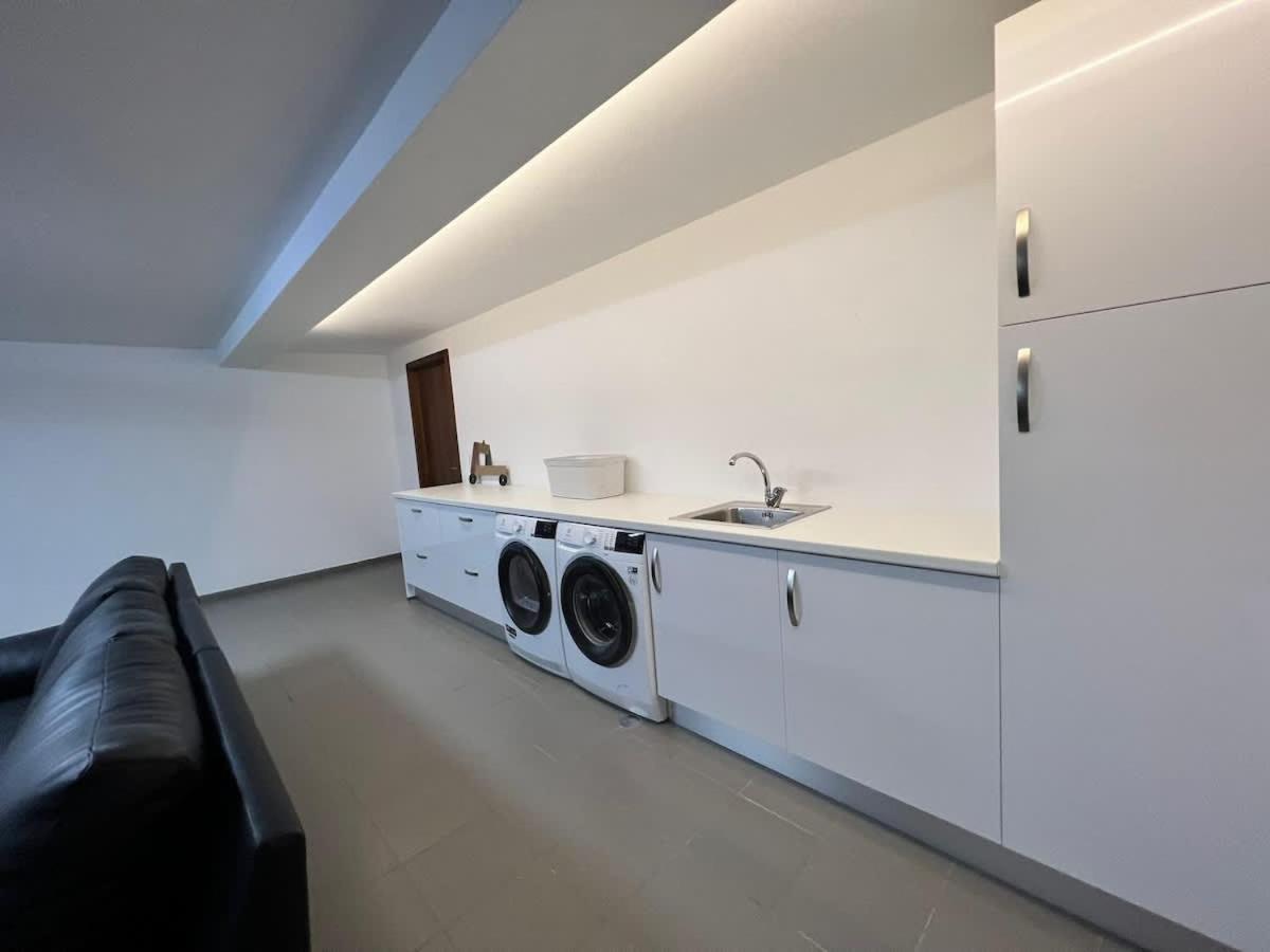 Pedra Luxe - Spacious Modern Holiday home *