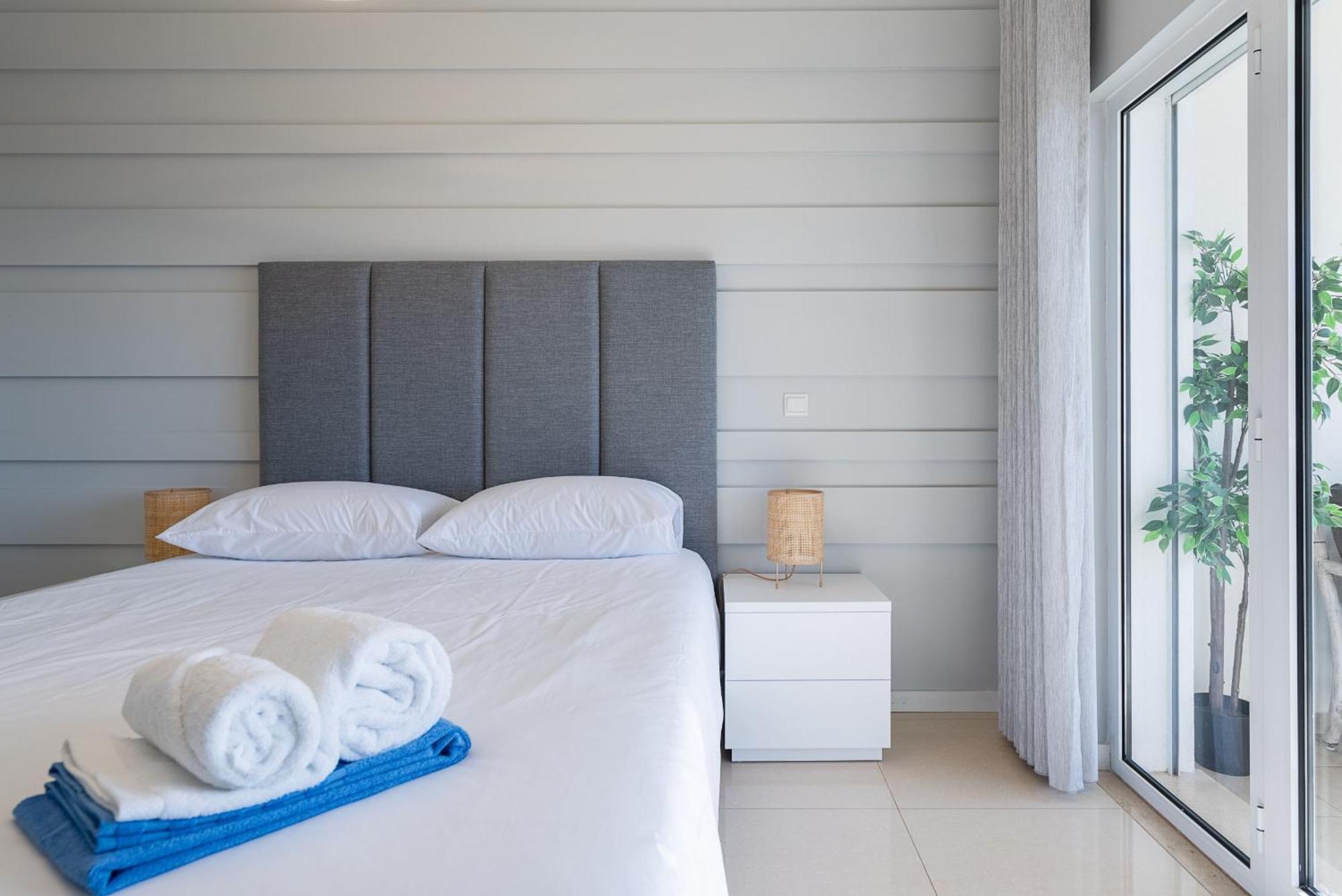 Albufeira Sunny Apartment 1 With Pool By Homing Albufeira