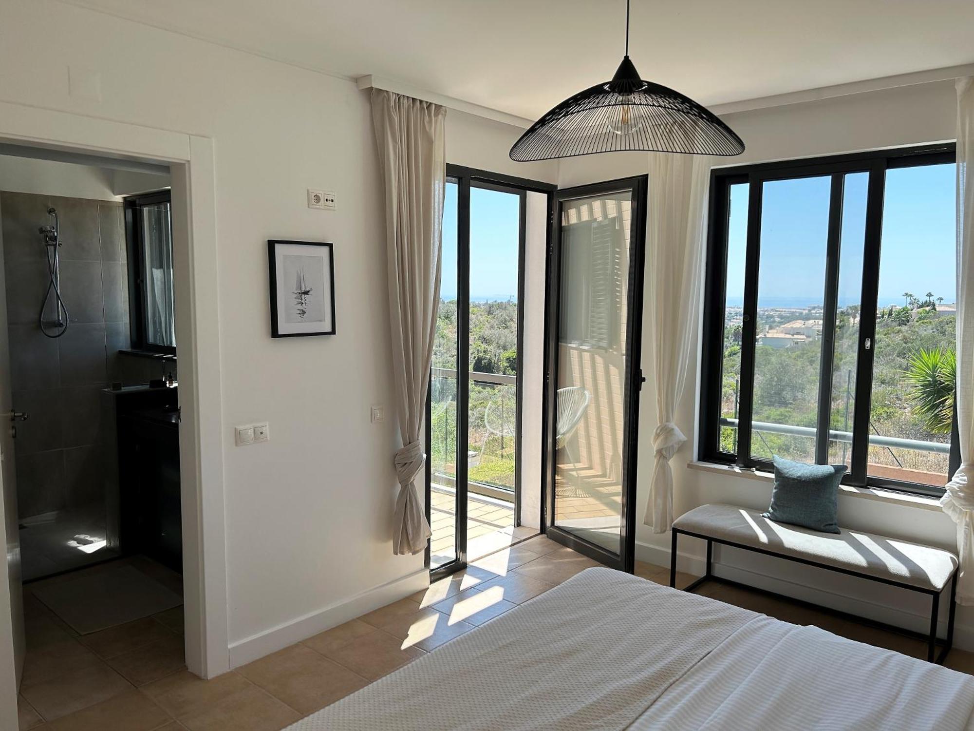 Villa Three Bedroom Sea View Townhouse *